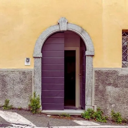 & Mountain Comfortable Apartament Lecco