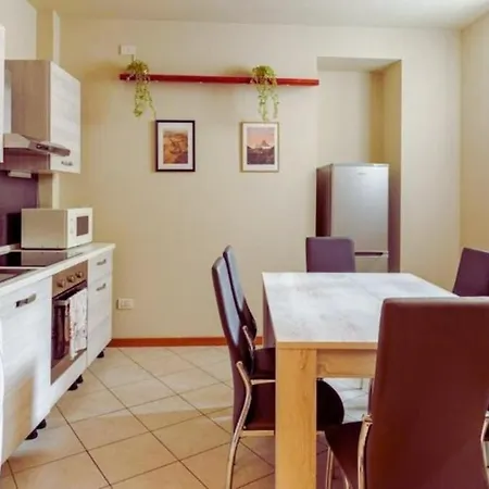 & Mountain Comfortable Apartman Lecco