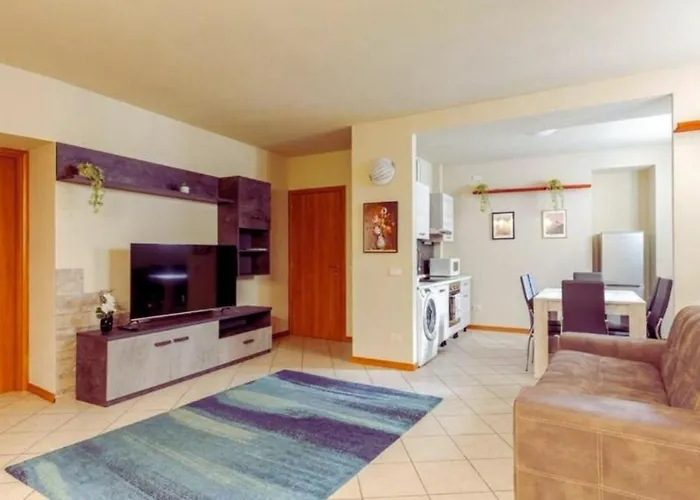 & Mountain Comfortable Lägenhet Lecco